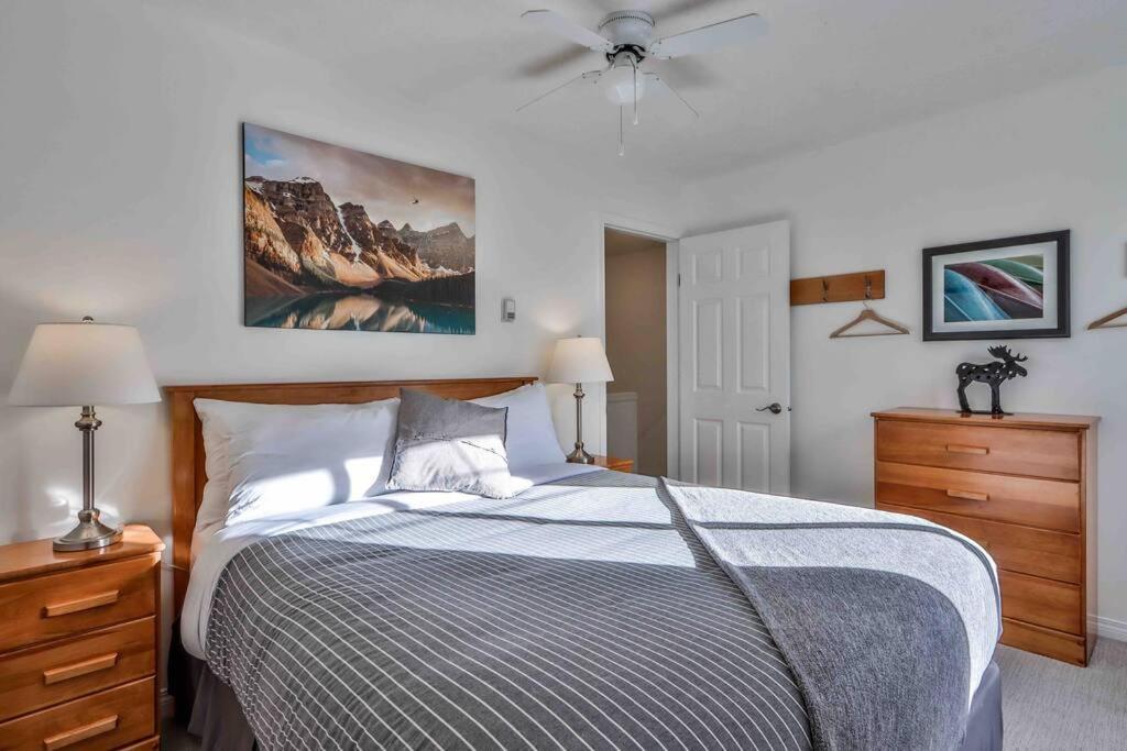 Big Mountain Views - Bright 2-Story Corner Unit Apartment Canmore Exterior photo