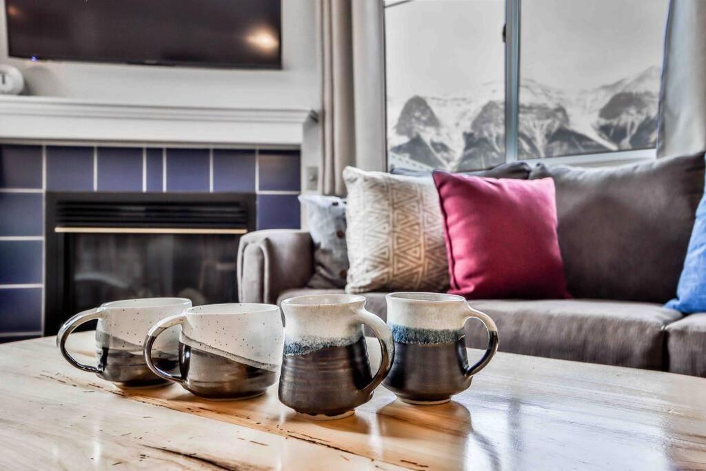 Big Mountain Views - Bright 2-Story Corner Unit Apartment Canmore Exterior photo