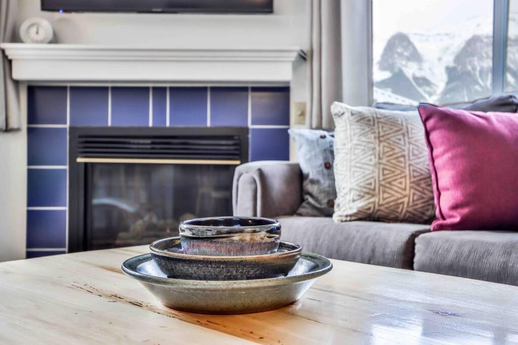 Big Mountain Views - Bright 2-Story Corner Unit Apartment Canmore Exterior photo